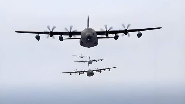 美军竟然在伊朗腹地盖起了临时空军基地，德黑兰遭遇最强侮辱