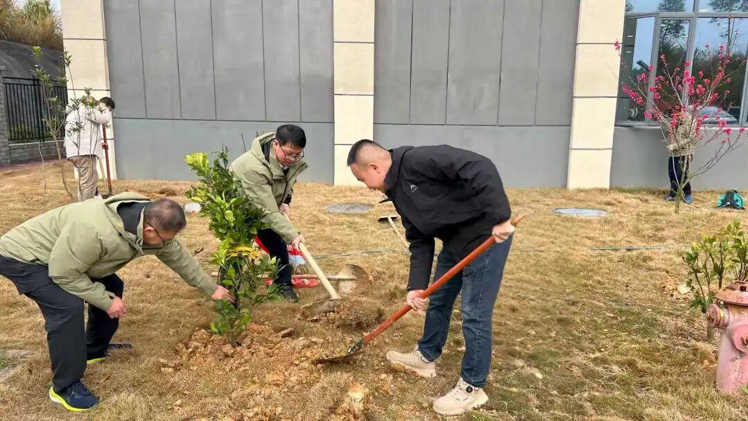 中国移动广西桂林分公司积极开展植树节志愿服务活动