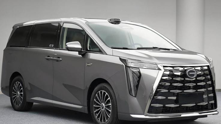 国产豪华MPV又添一款！广汽传祺向往M8 PHEV L，气场与实力双在线