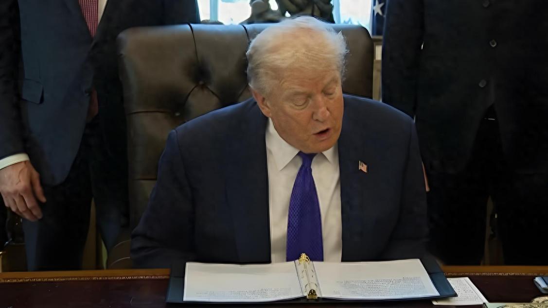 特朗普砸120亿搞“金库计划”，想靠这个对中国反败为胜？别逗了