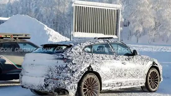 明年发布 兰博基尼Urus性能版曝最新谍照