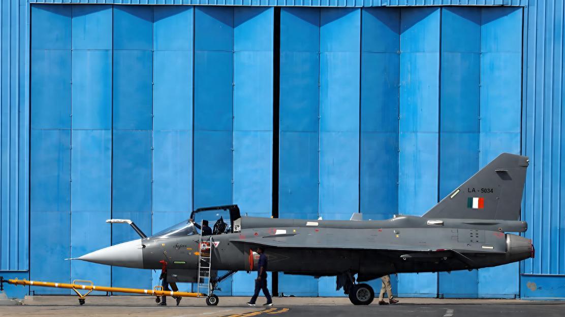 事先没有半点风声！30架光辉战机紧急停飞，印度军工老底被掀了