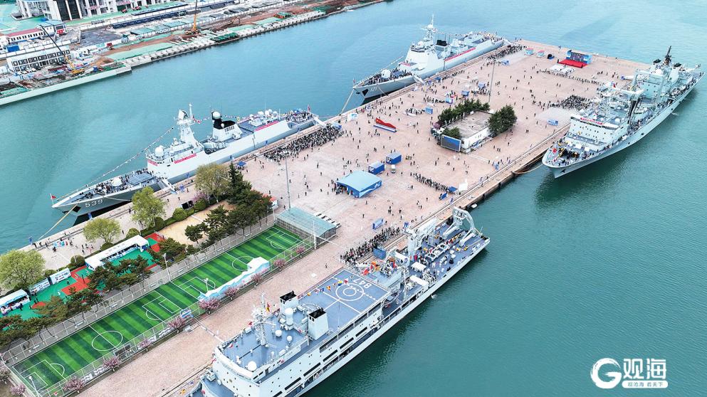 北部战区海军舰艇开放活动首日：“看见的是钢铁巨舰，感受到的是国家脊梁”