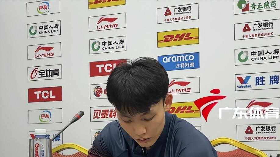 没斗志球迷也倒戈！徐杰喊话全队，5坏消息让广东没了翻盘的底气
