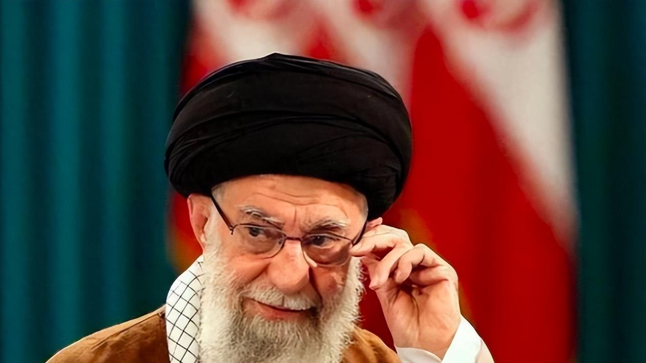 11岁取得神职资格，59岁掌控伊朗，哈梅内伊的传奇一生