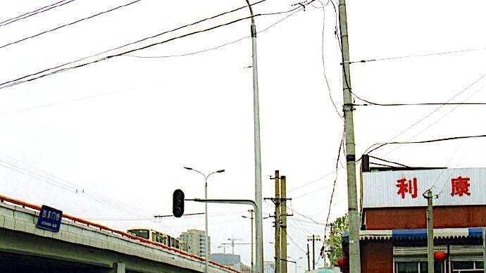 甘肃女子14岁北漂当保姆，收入由600元到2万，带40万回村生活