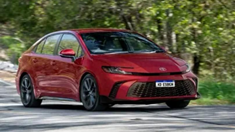 彻底变年轻！新款卡罗拉曝光，贯穿尾灯 + C 形大灯太吸睛