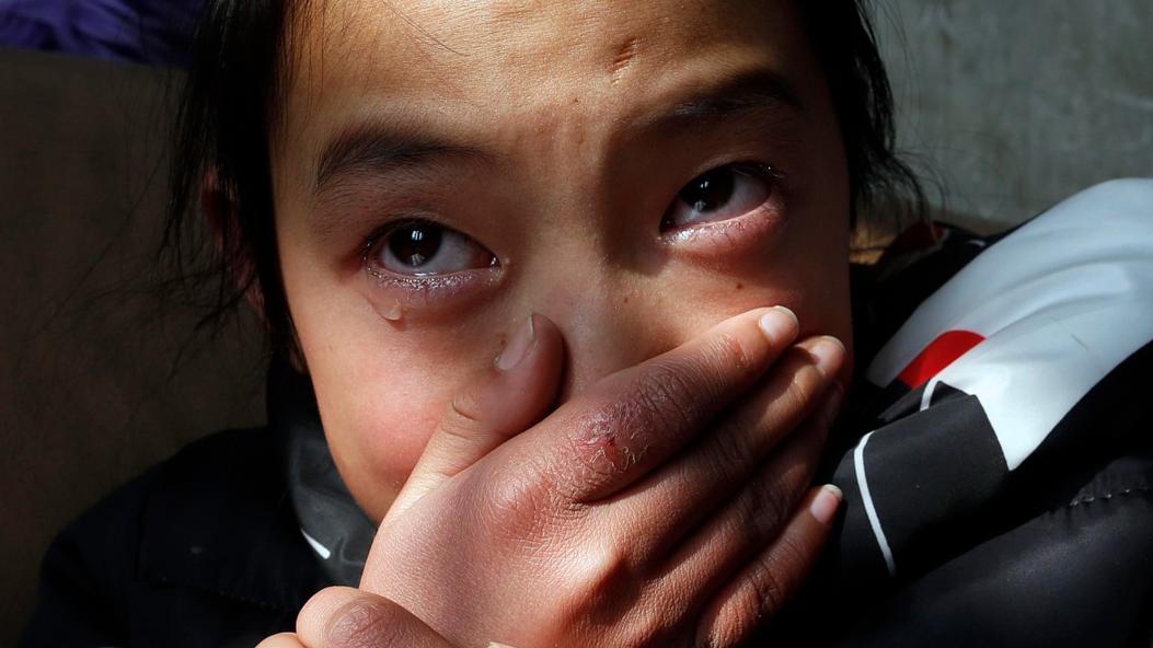 裙子本该是少女梦，可 “穷养” 的她，连喜欢都带着 “小心翼翼”