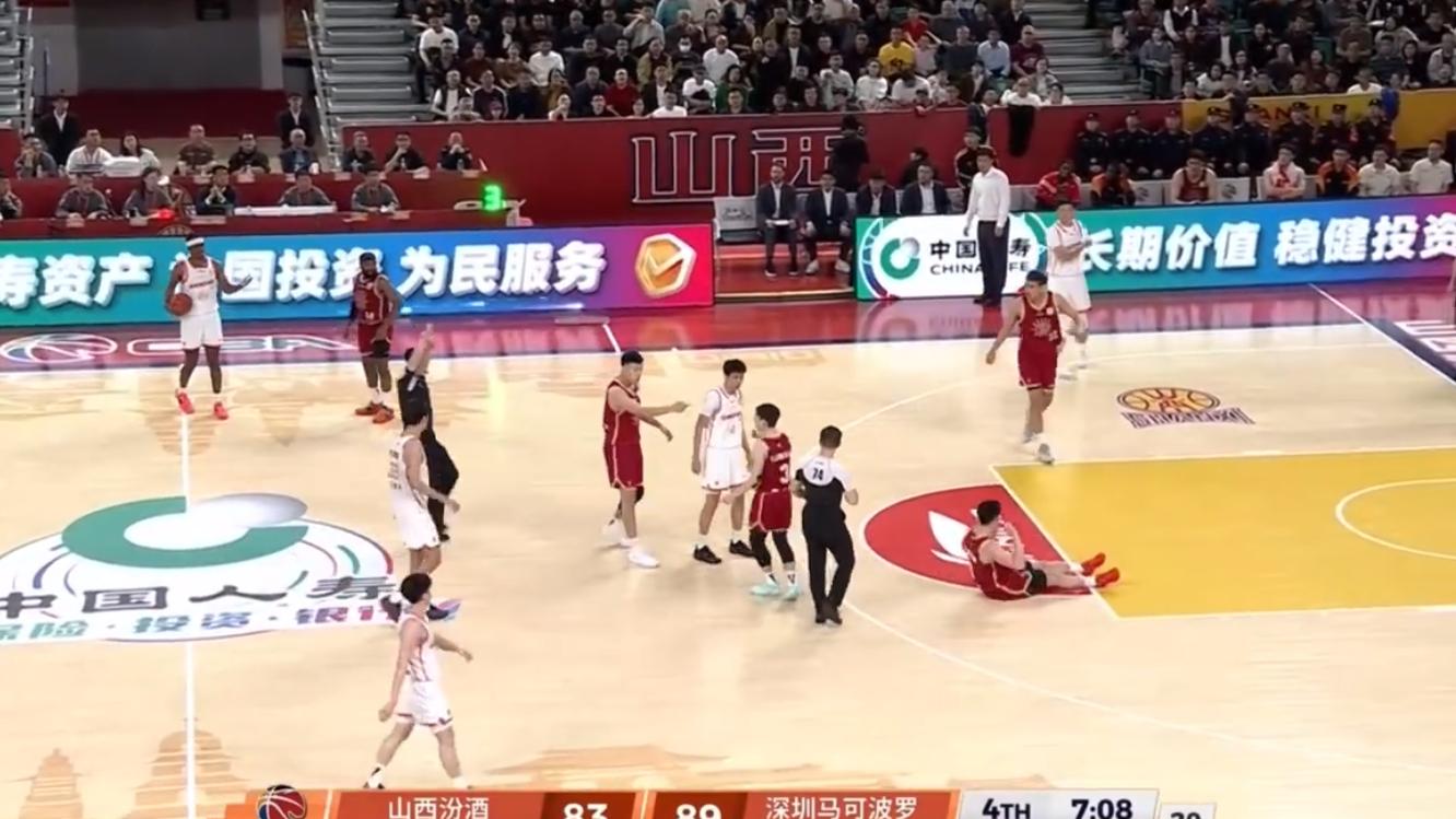 不是强硬而是脏！张宁2次使坏深圳悍将 被百米冲刺撞飞只能摊手