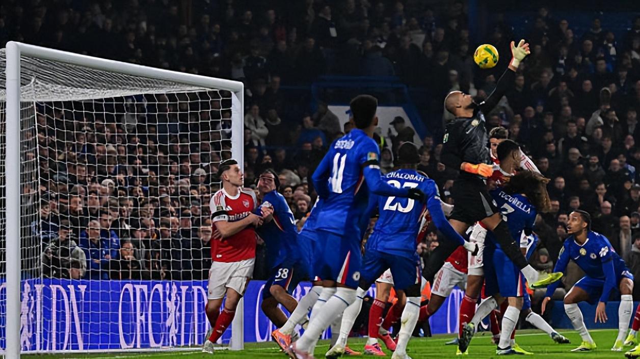 联赛杯阿森纳3-2切尔西，加纳乔梅开二度，主帅三次换人有内因