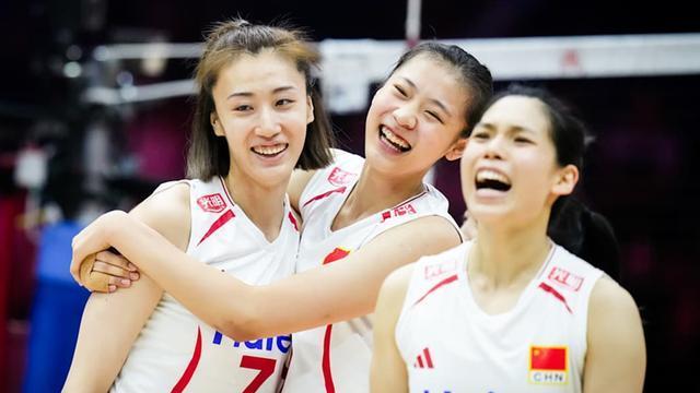 世联赛中国女排3比0击败法国 豪取五连胜重返世界第六