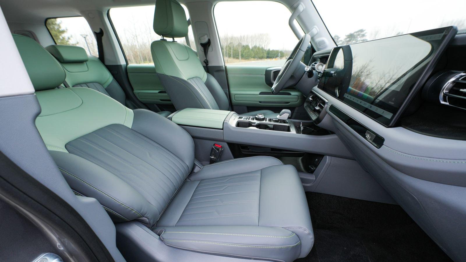 极端场景下的生命防线！BJ40燃油内嵌式防滚架的硬核表现