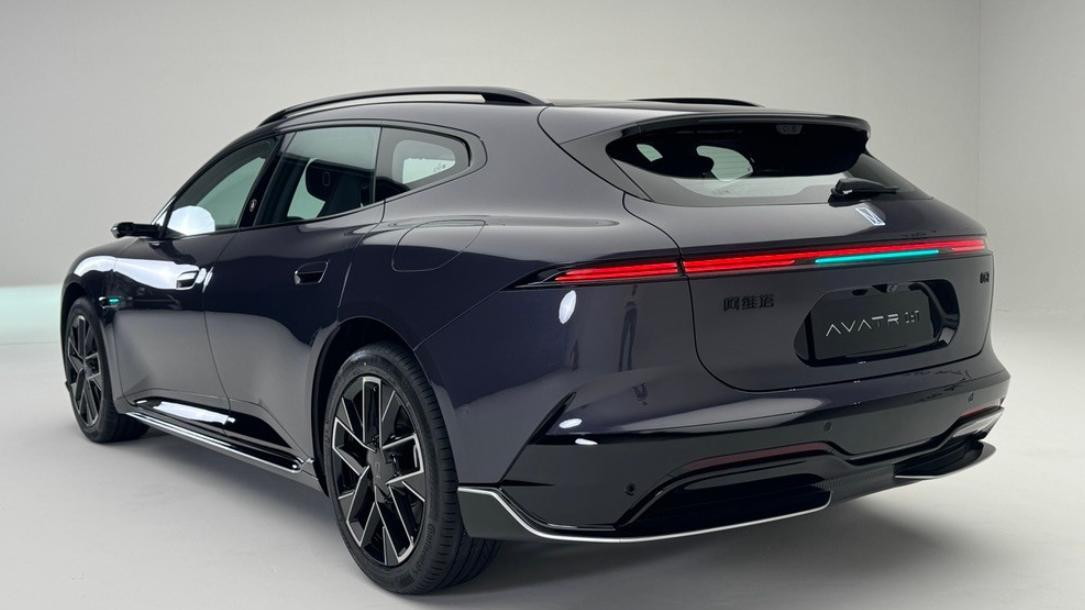 三电机+896线激光雷达！又一“王炸”旅行车将上市