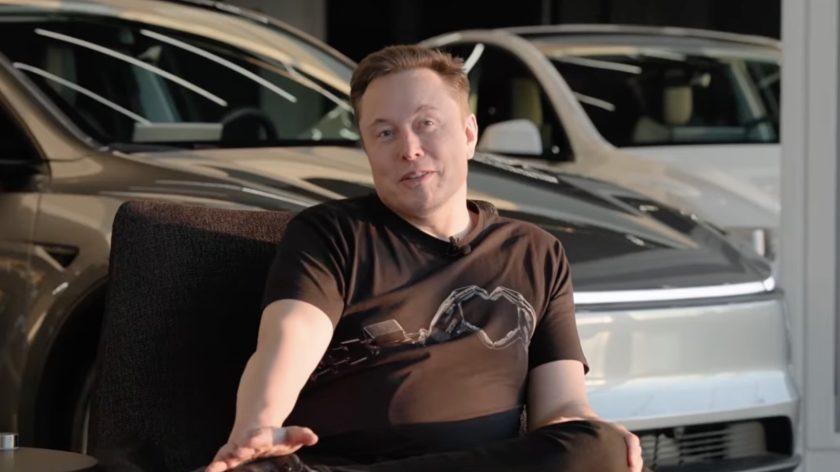 马斯克炮轰：传统车厂是恐龙！开燃油车=骑马+用翻盖手机