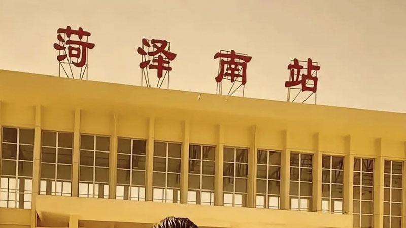 郭有才跌落神坛，直播间10万人都凑不齐，网红只是一场“游戏”