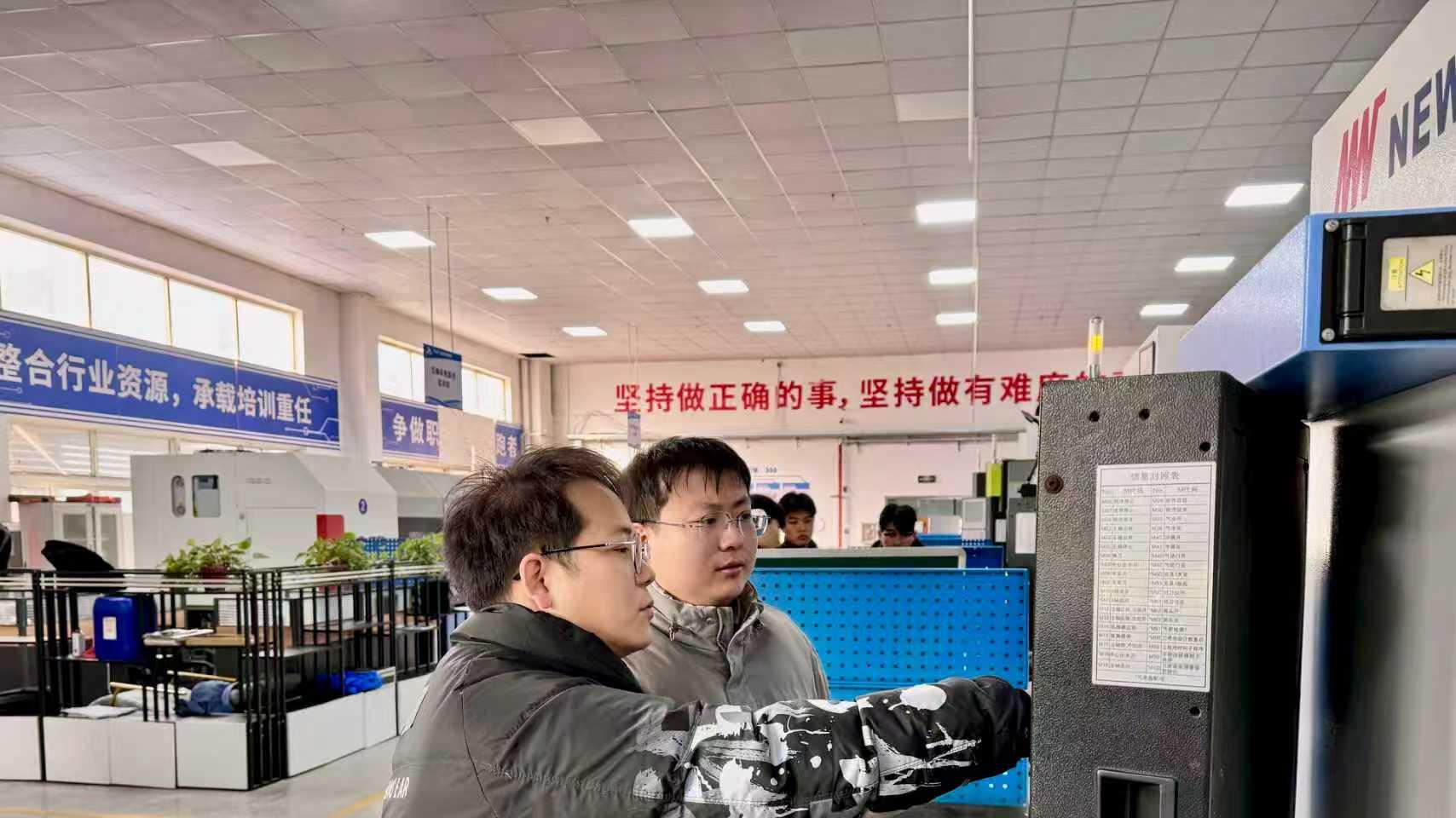 技术硬核就够了吗？苏州匠工学校为何如此重视学员的“软技能”培养？