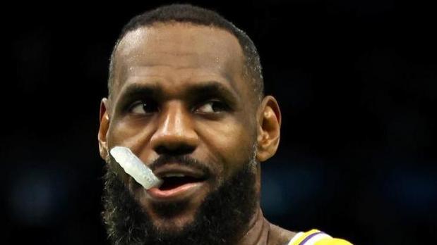 41岁詹姆斯的“最后之舞”？​东契奇里夫斯双双报销，这剧本太悲壮了！