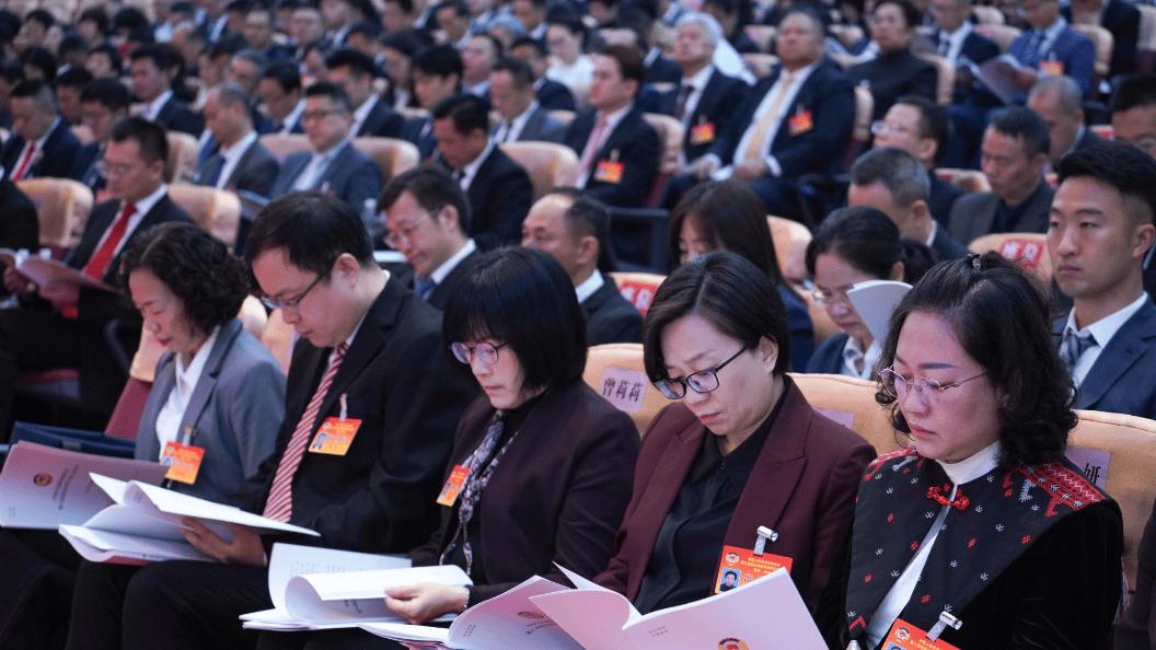 清远市政协八届五次会议开幕 刘胜陈金銮到会祝贺 姚楚旋作市政协常委会工作报告