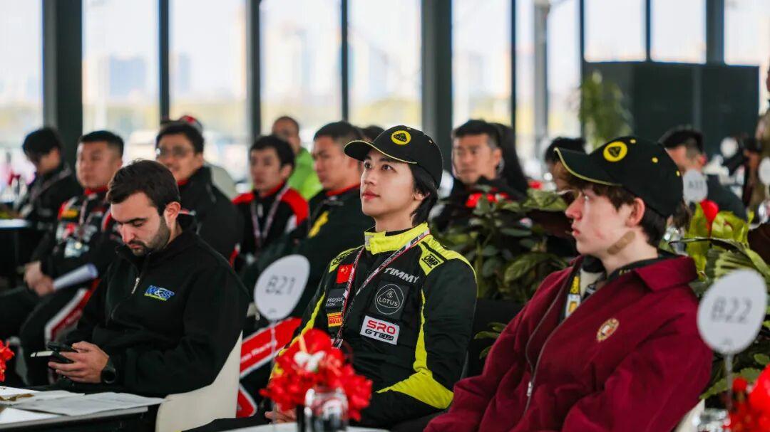 长风破浪会有时——专访Team Pegasus跨界车手许魏洲