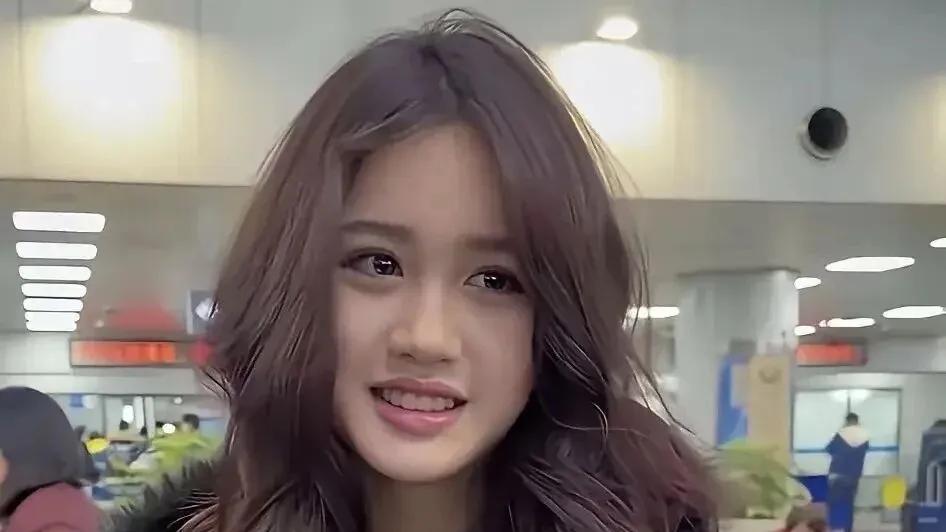 《爸爸去哪儿》萌娃们长大了：从“萌”到“痛”，女大十八变的背后是残酷成长与人生岔路