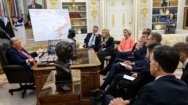 斯塔默高调访华，特朗普醋意大发：他们这样做很危险