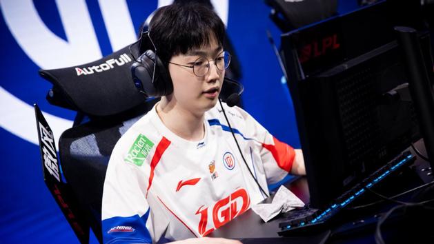 BLG最近状态起伏，世一上急需救赎，下一场BIN哥对上ZIKA！