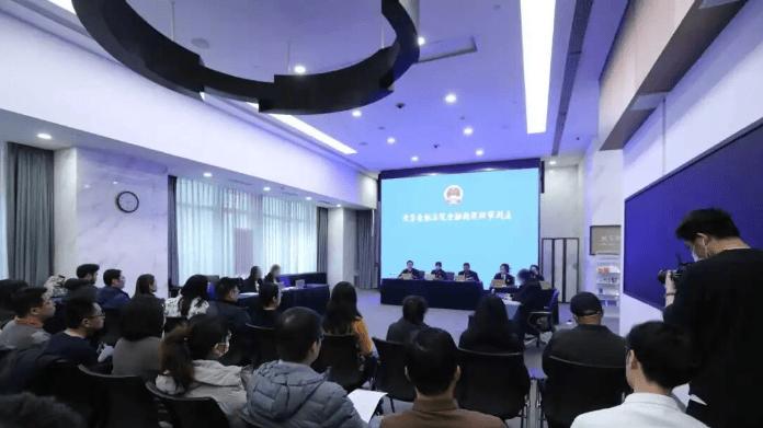 投保2年半患癌遭拒赔！保险公司拿家族病史说事，法院终审判赔50万