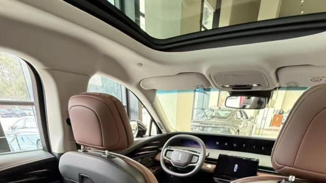 23.99万起48寸大屏+390N・m！航海家实力碾压Q5L