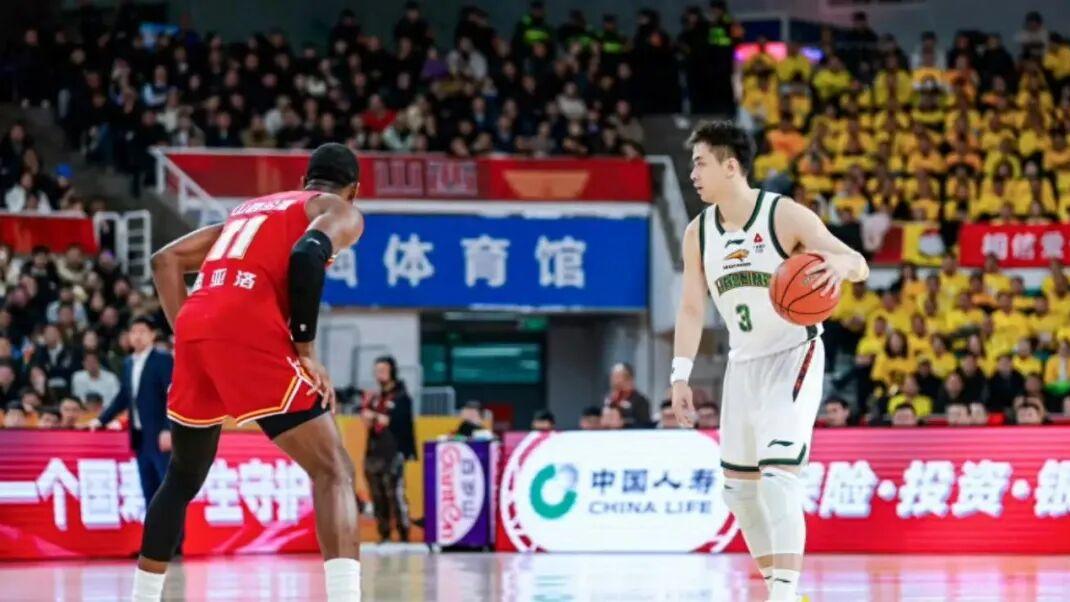 辽篮惜败山西队！杨鸣表态让人刮目相看！赵继伟回应球迷劝其离队