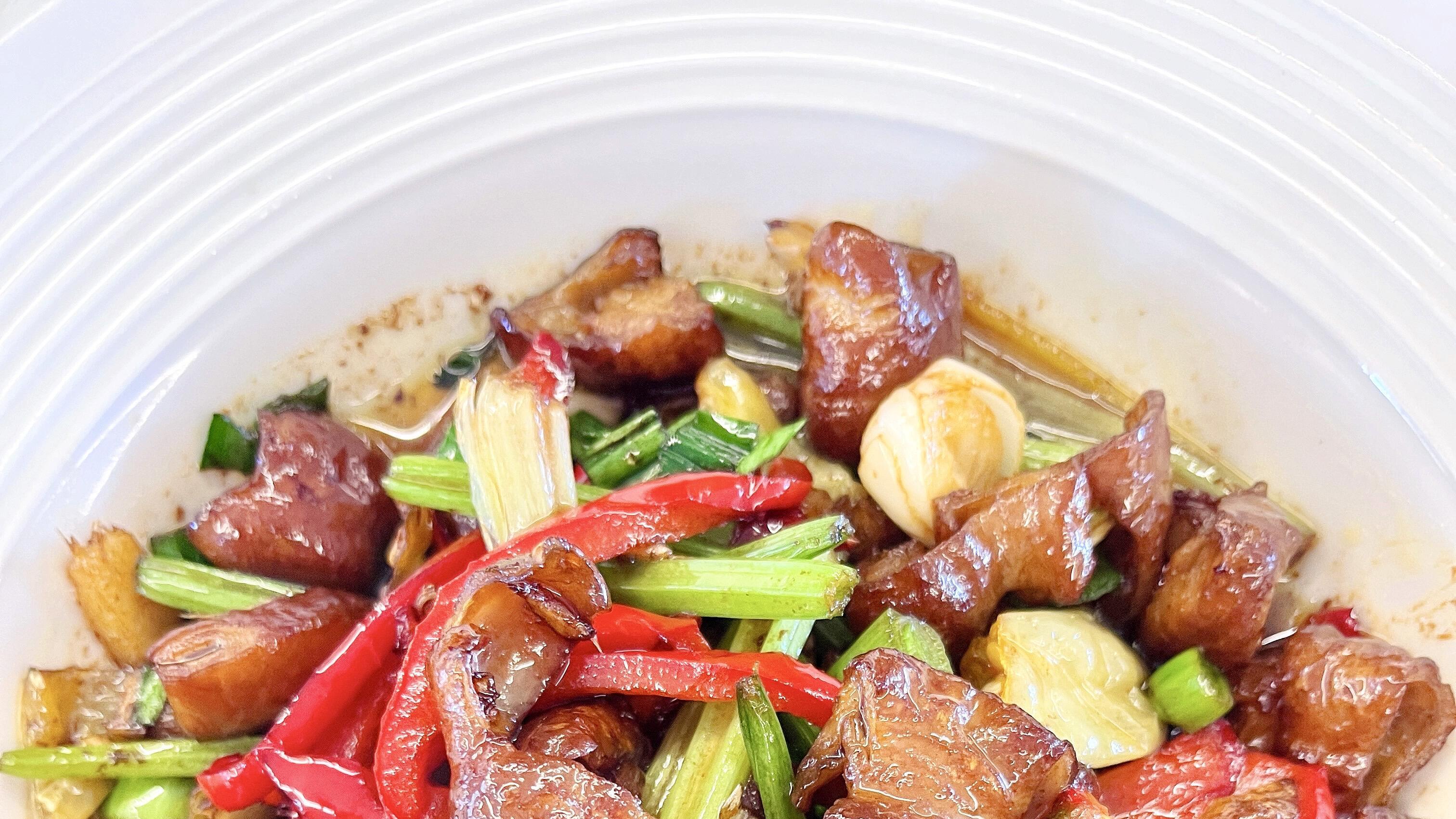 香到舔盘的农家腊肥肠