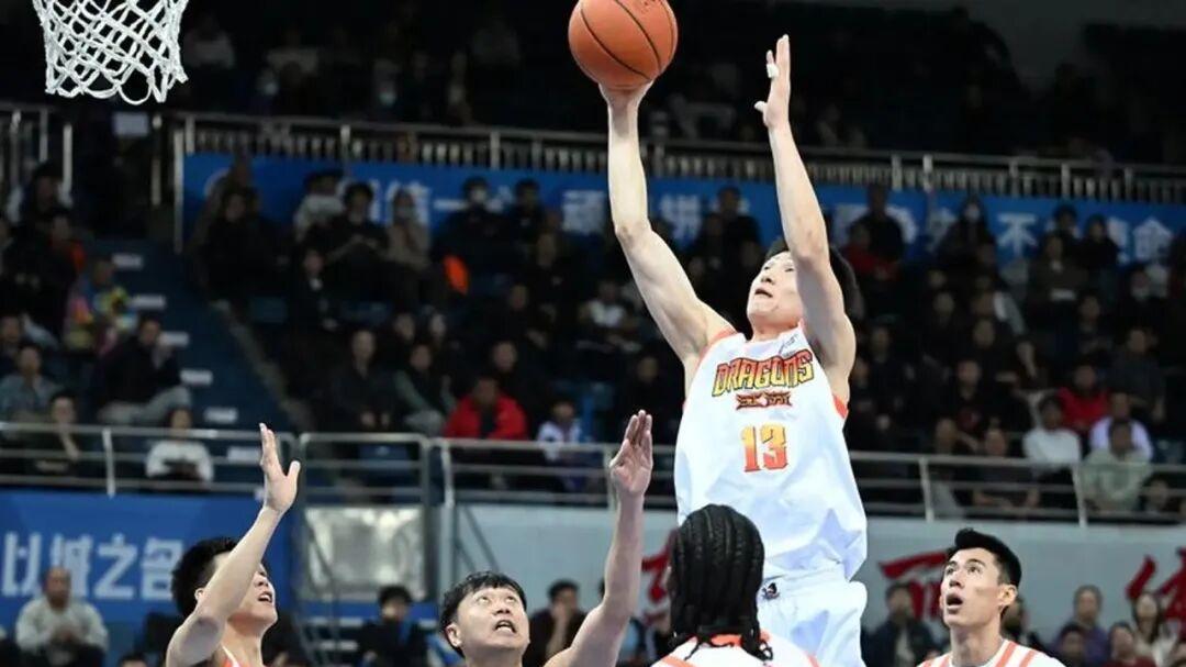 第25轮最佳阵容和数据领先者出炉！辽篮一人上榜，广东队无缘