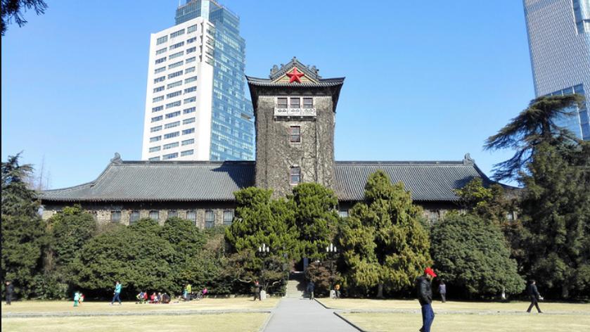 2017年，84岁的南大教授找到失联23年的学霸儿子，儿子却拒绝相见