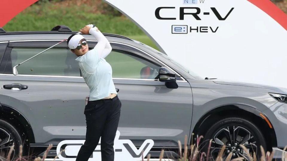 本田LPGA赛泰国球员吉诺夺第八冠，殷若宁冲至T15，刘艳T32何沐妮列第52位