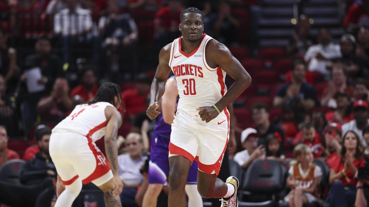 执着于三分？火箭变阵酿苦果！31岁明星中锋遭雪藏，乌度卡用错人