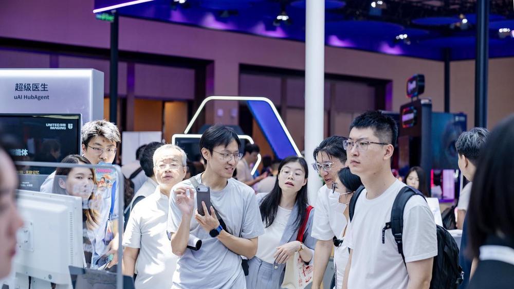 对话联影集团薛敏：医疗AI正在从模型竞争，走向医疗体系的重构