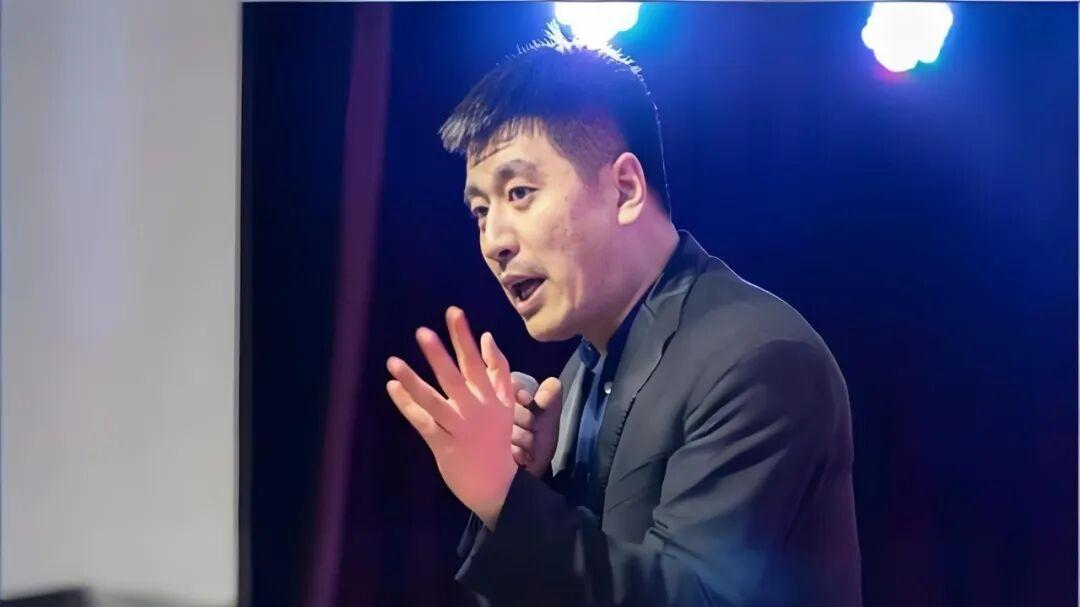 告别张雪峰，那个在直播间咆哮的人，这回彻底安静了