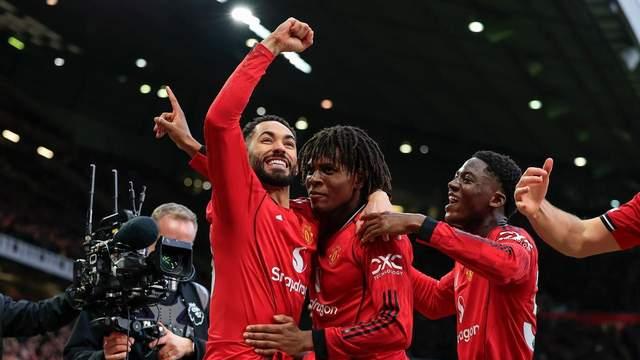 曼联击败曼城！球迷怨苍天变了心！如果让我遇见你而你正当年轻！