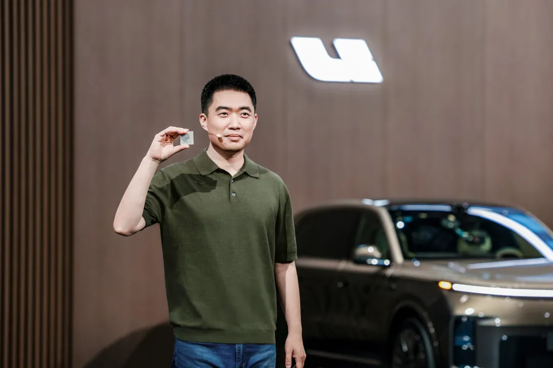 理想汽车举办Livis Day软件与具身智能发布会：定义具身智能汽车，公布全年OTA成长里程碑