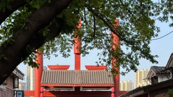 歌乐枕西，嘉陵抱东，磁器口藏千年韵