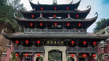 在湖北恩施学院，把诗和远方过成日常