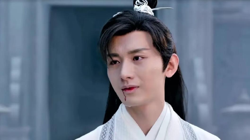 成毅年龄争议：前老板发声回应，一岁之差引关注