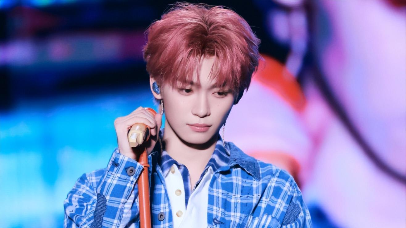 内娱流量大洗牌？梓渝和田栩宁，竟和肖战一起获年度星光人物