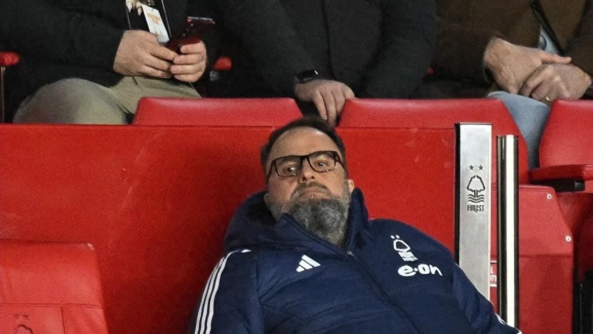 英超诺丁汉森林爱换帅，船王老板马里纳基斯的任性瞎折腾