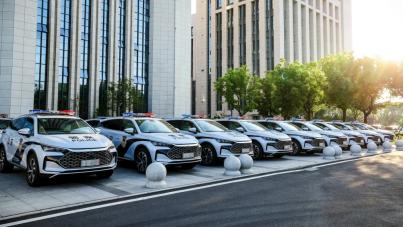 比亚迪凭硬核实力出圈，稳稳驶入了时代镜头