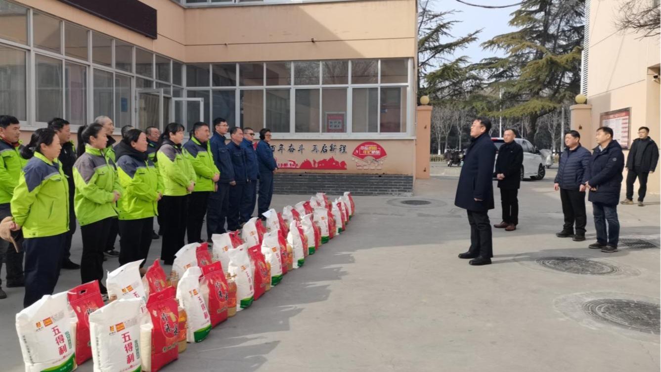 安阳工学院校长沈记全走访慰问校园一线保障人员