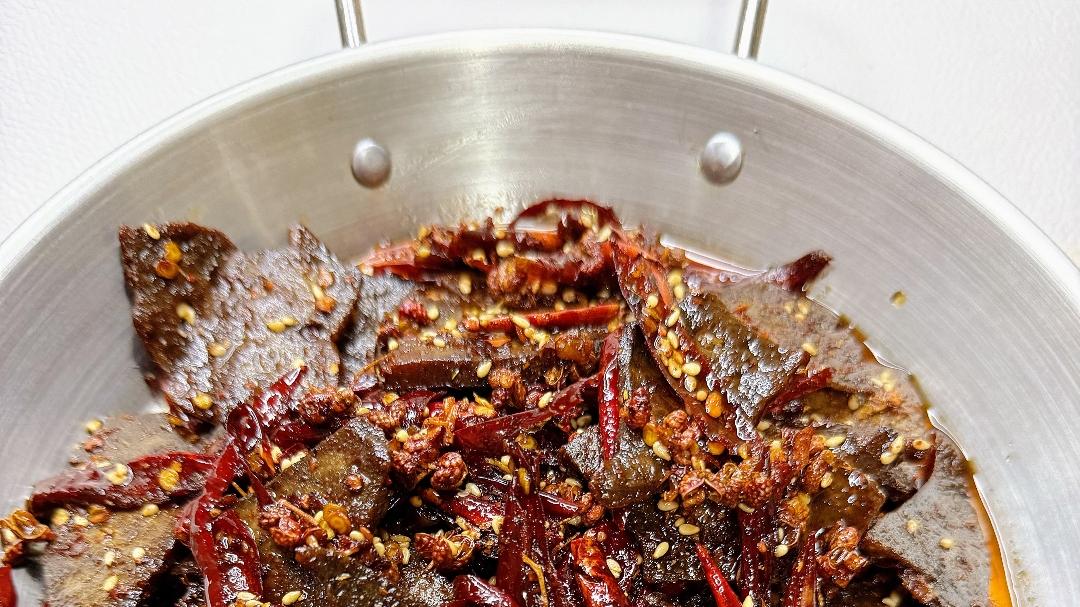 街头风干煸猪肝：一秒唤醒味蕾的极致诱惑