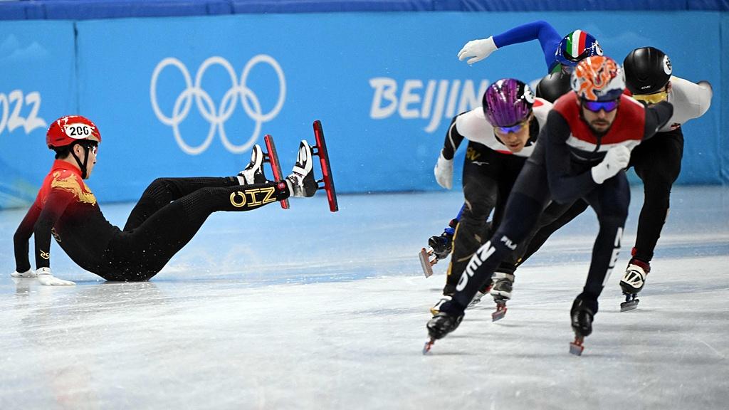 无语！同一人连续两届冬奥会失误！短道速滑5000混接后继无人么？