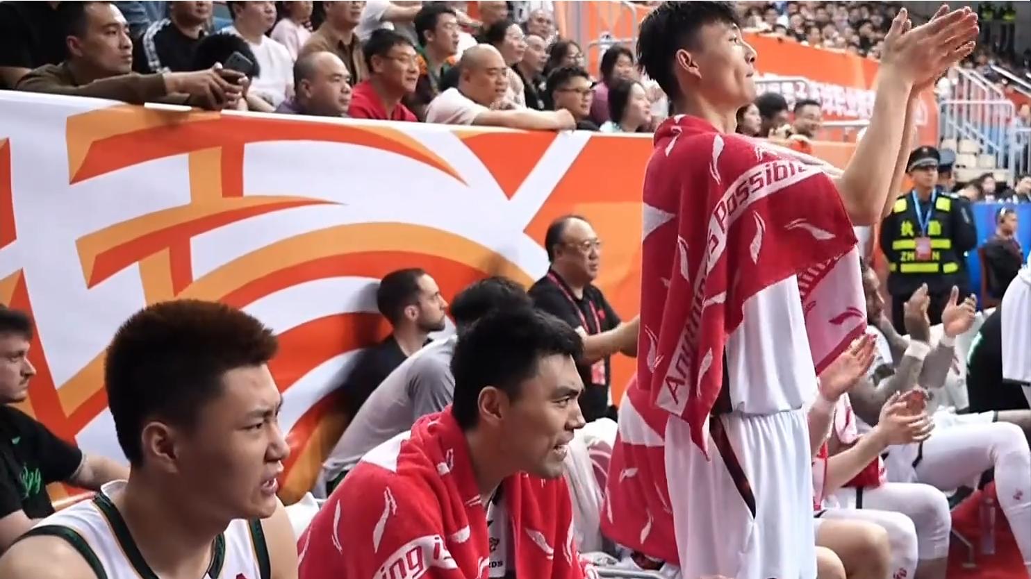 CBA：赵继伟14+11终结连败，王岚嵚5中0，本土控卫19+7