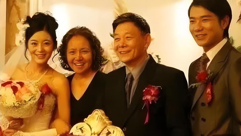 79岁李光复近况曝光！闪婚娶护士何桂生很恩爱，如今儿子成为他的骄傲