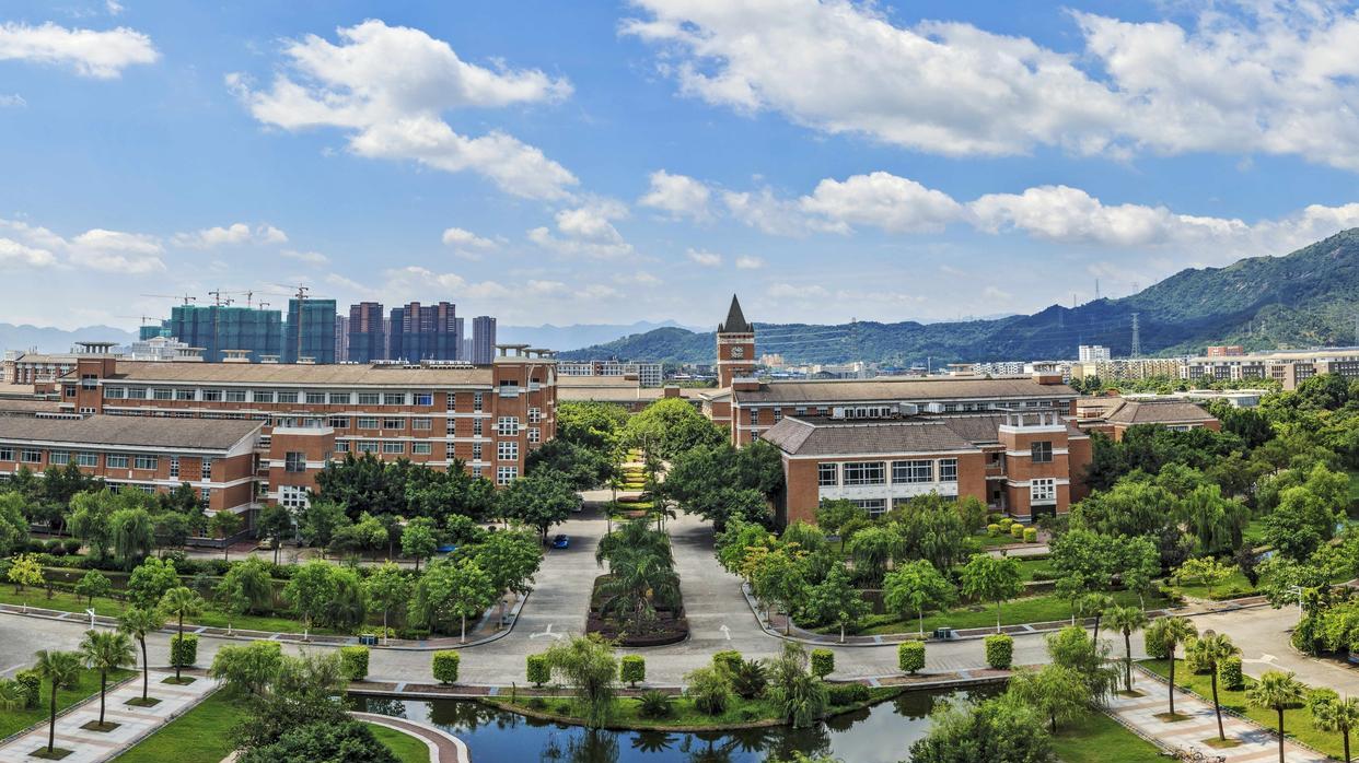 国内高校分享第86期：福建师范大学-公费师范生竟能留学？福师大撕开六年服务期真相